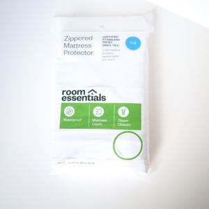 FULL SIZED  ZIPPERED MATTRESS PROTECTOR BRAND NEW